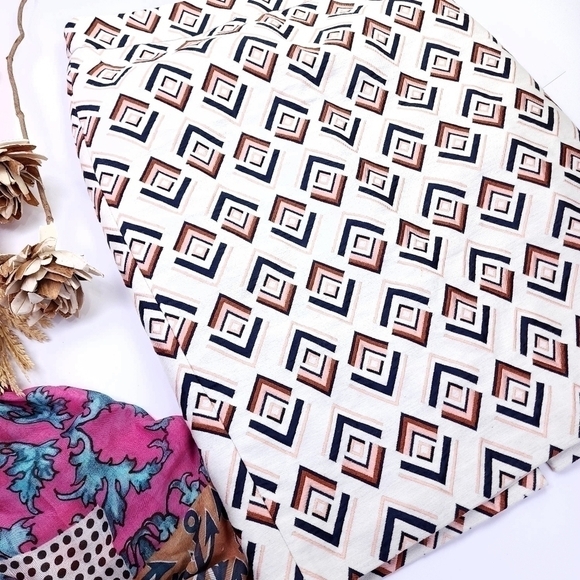 Ann Taylor White Patterned Skirt Sz 10 - Picture 8 of 11